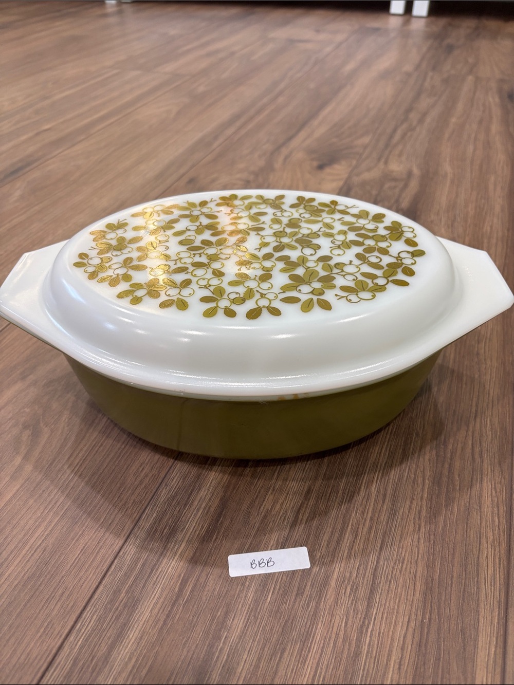 Pyrex Verde 045 with Olive Lid